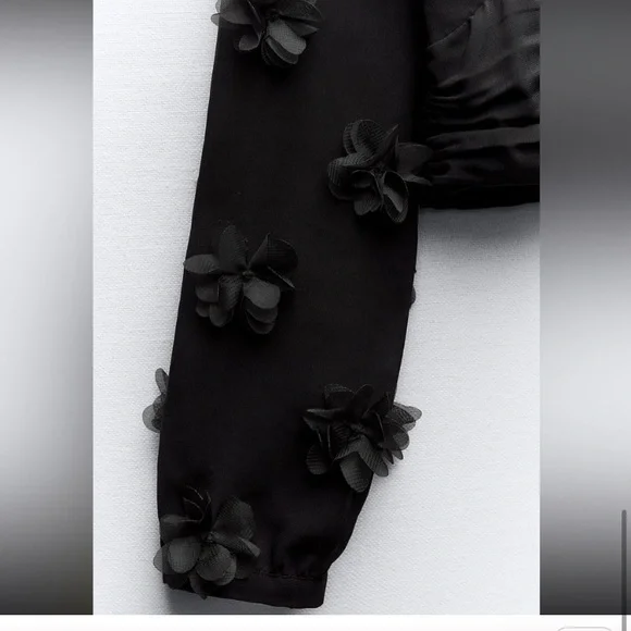 Zara textured floral cropped top. - Picture 7 of 8